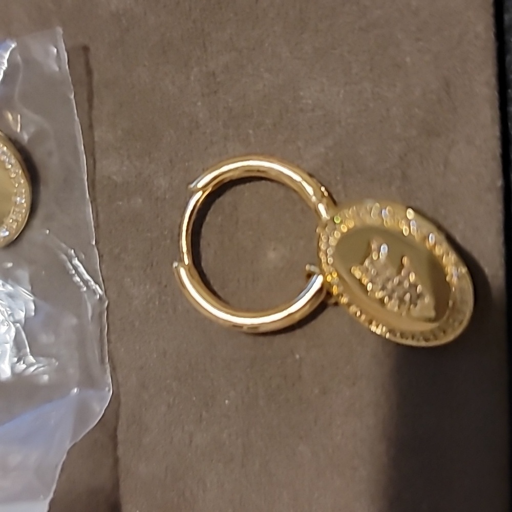 14k plated horse earrings NIP - Picture 3 of 5